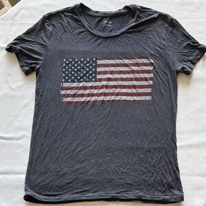 Zoe + Liv American Flag Graphic T-Shirt Size L Gray